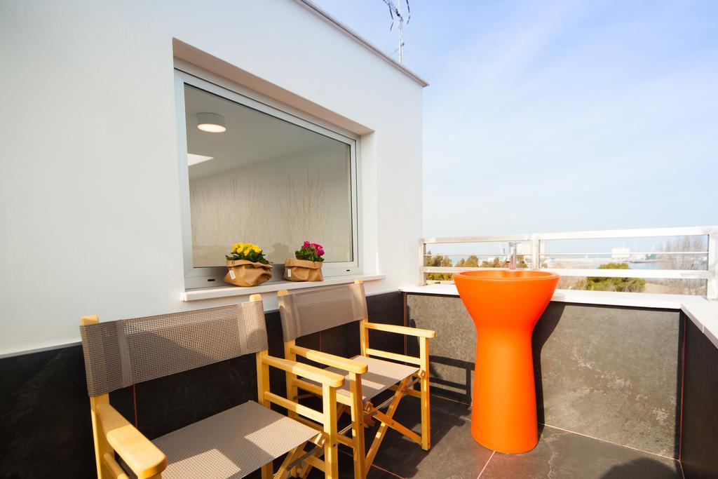 Casa Vacanza Al Castello Barletta Exterior photo